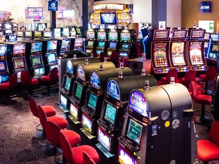Is playing online casino games advantageous?